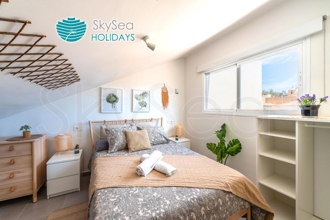 Skysea Holidays City Center Suites มาลากา ภายนอก รูปภาพ