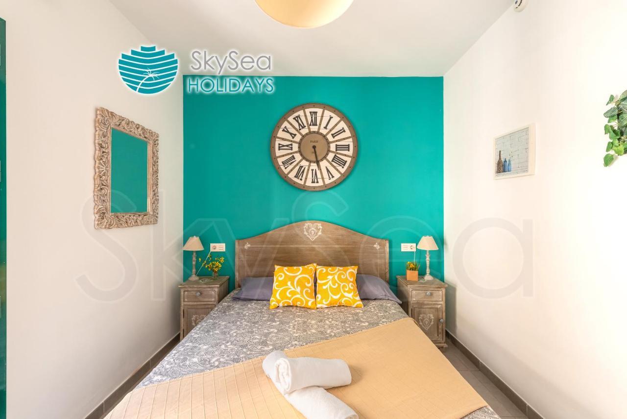 Skysea Holidays City Center Suites มาลากา ภายนอก รูปภาพ