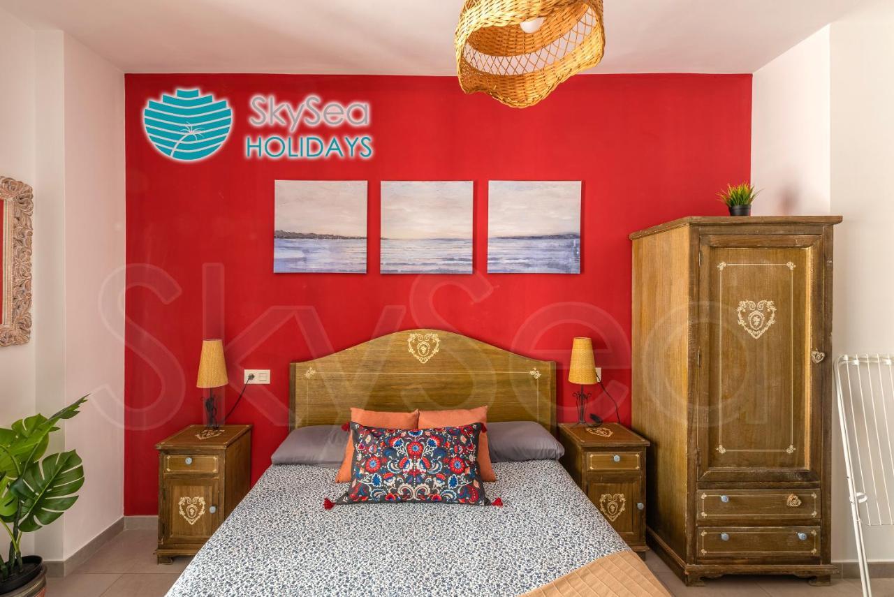 Skysea Holidays City Center Suites มาลากา ภายนอก รูปภาพ