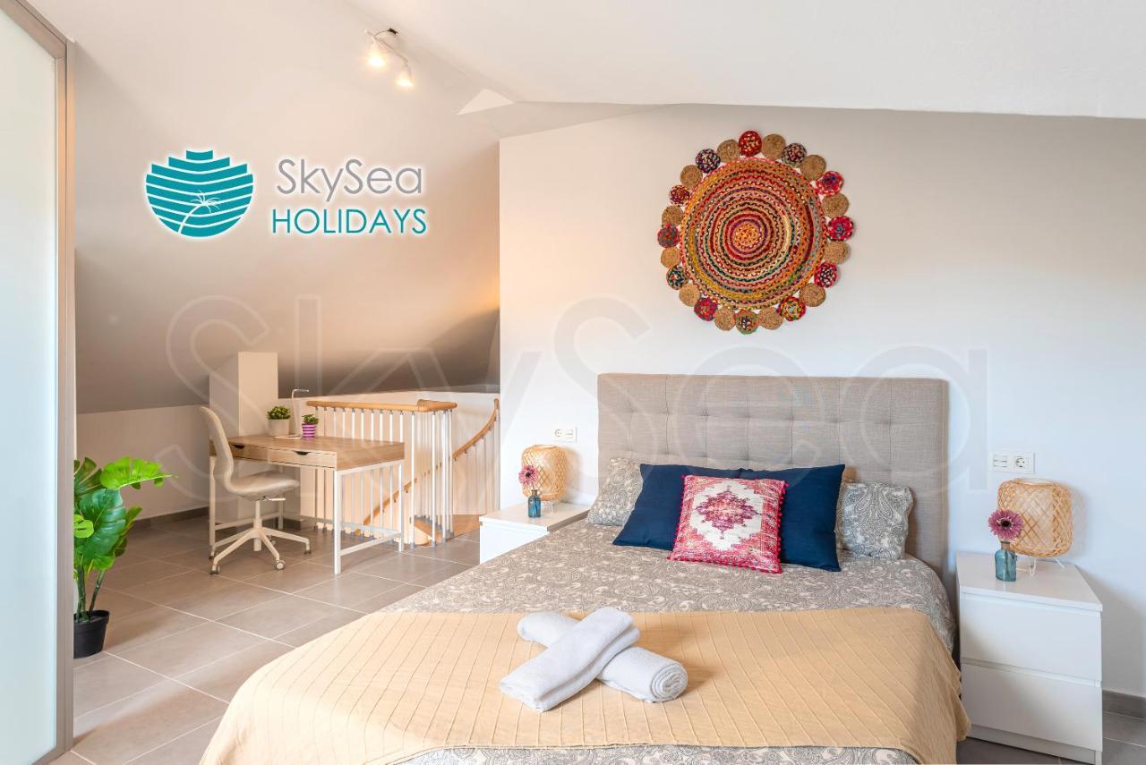 Skysea Holidays City Center Suites มาลากา ภายนอก รูปภาพ